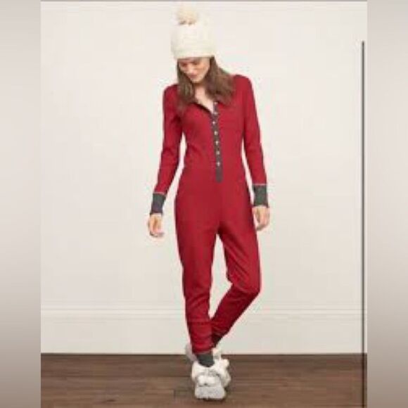 NWT Abercrombie & Fitch XS Sleepwear Collection Red Contrast Trim One Piece - Picture 1 of 12